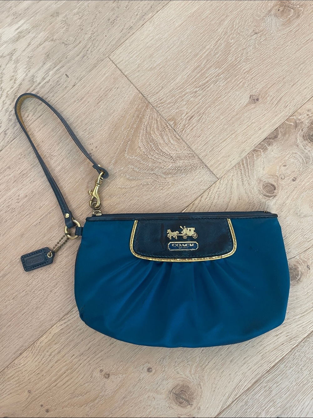 VTG Coach Amanda Teal Wristlet with Gold Accents